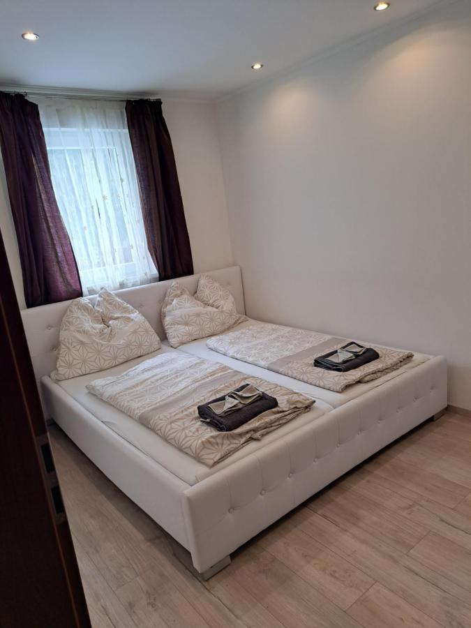 Blue Line Apartements อาร์โนลด์ชไตน์ ภายนอก รูปภาพ